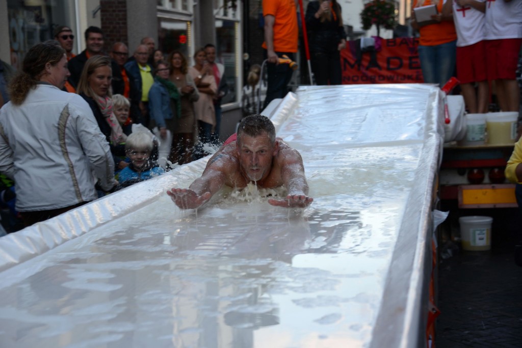 ../Images/Donderdag kermis 322.jpg